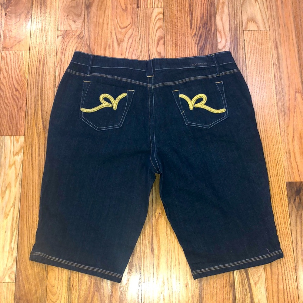 NWT Rocawear Denim Bermuda Dark Wash Reverse R Logo Shorts 20 PLUS SI…